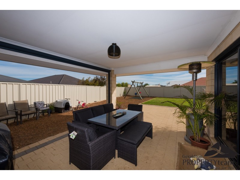 32 Yolanda Edge, Wandina WA 6530