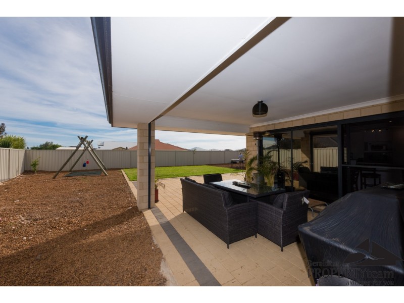 32 Yolanda Edge, Wandina WA 6530