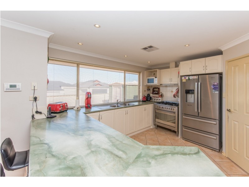 12 Beacon Rise, Wandina WA 6530