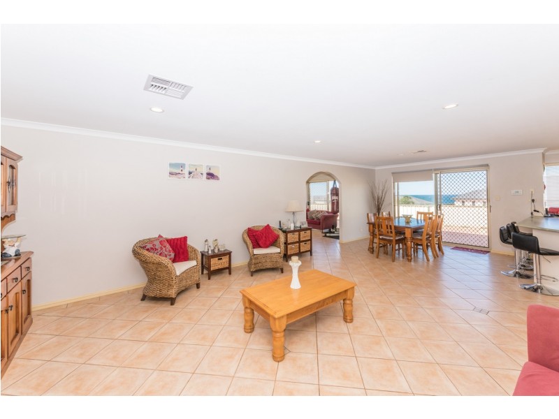 12 Beacon Rise, Wandina WA 6530