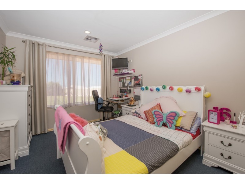 12 Beacon Rise, Wandina WA 6530