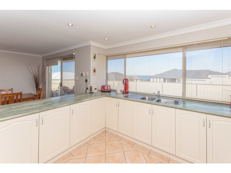 12 Beacon Rise, Wandina WA 6530