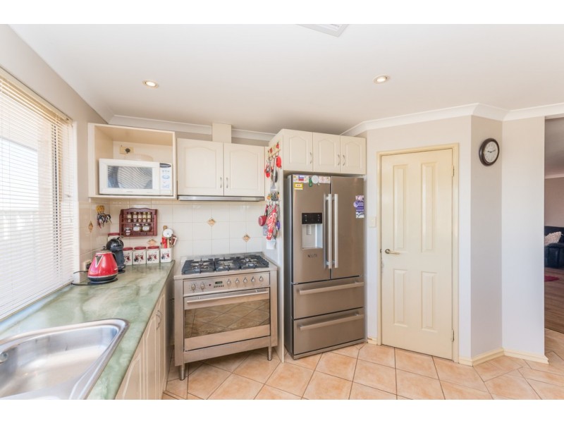 12 Beacon Rise, Wandina WA 6530