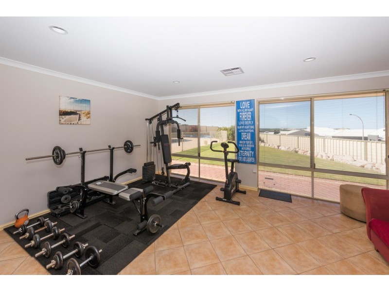 12 Beacon Rise, Wandina WA 6530