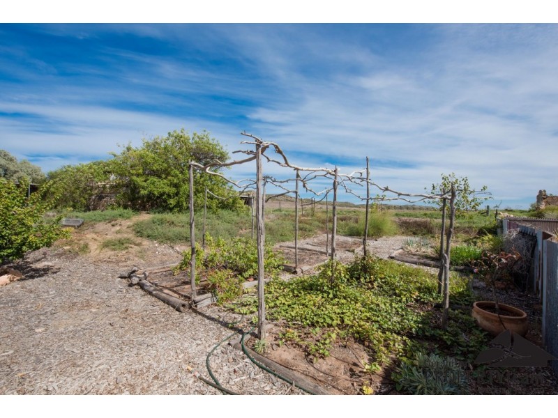 1237 Company Road, Greenough WA 6532