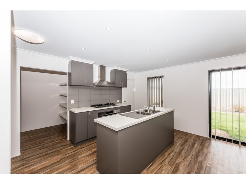 12 Swell Terrace, Glenfield WA 6532