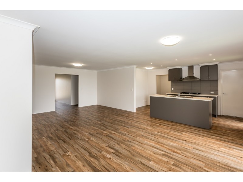 12 Swell Terrace, Glenfield WA 6532