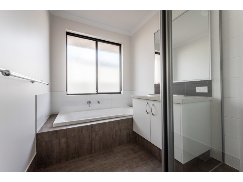 12 Swell Terrace, Glenfield WA 6532