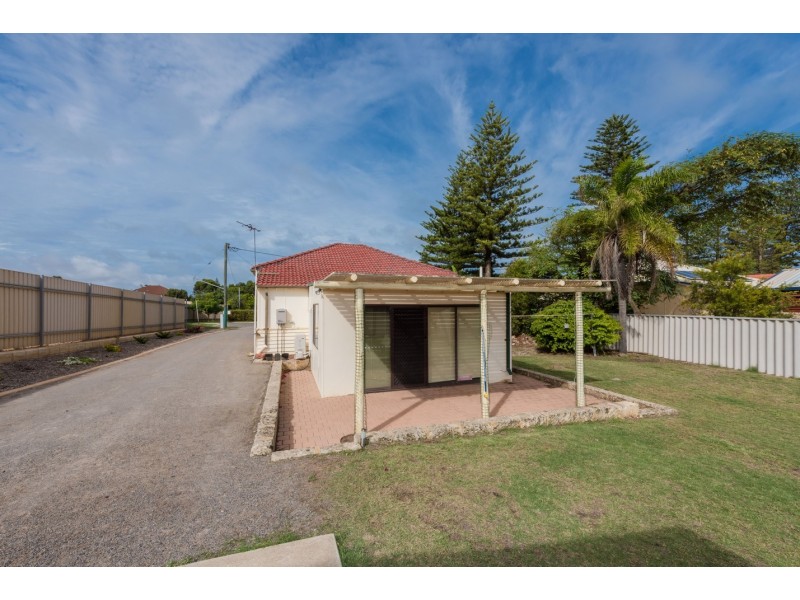 2 Jose Street, Beachlands WA 6530