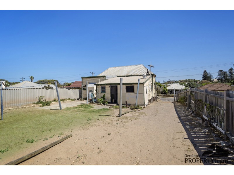 15 Shenton Street, Geraldton WA 6530
