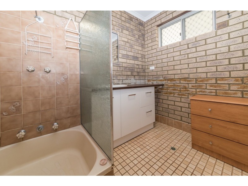 4 Pinyali Way, Waggrakine WA 6530