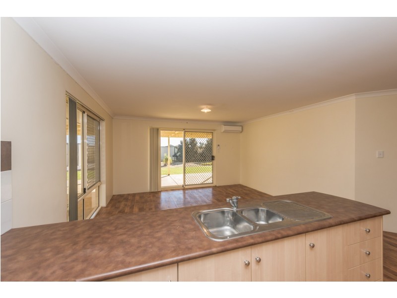 25 Castlefin Rd, Utakarra WA 6530