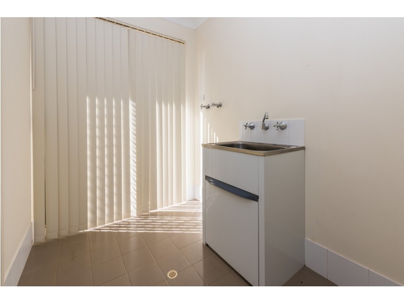 25 Castlefin Rd, Utakarra WA 6530