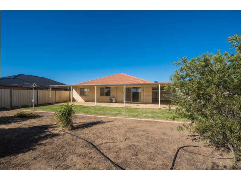 25 Castlefin Rd, Utakarra WA 6530
