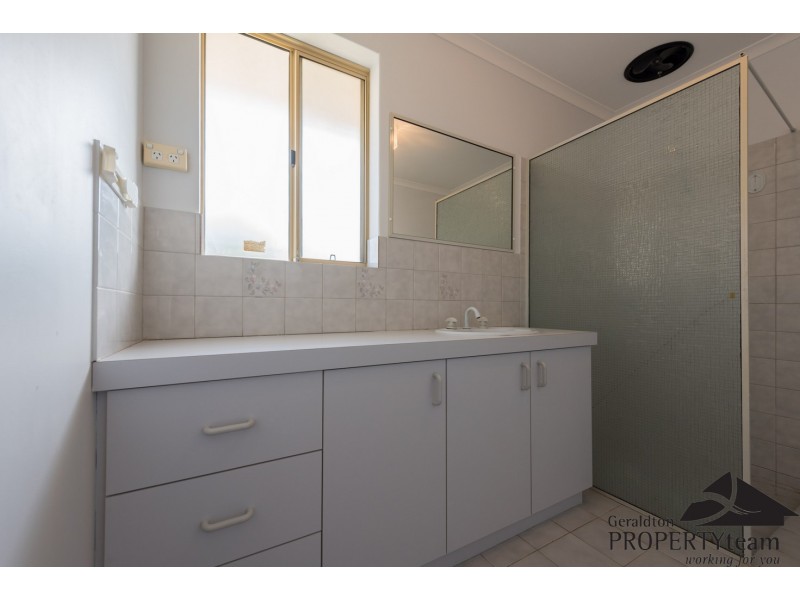 2/257 Third Street, Wonthella WA 6530