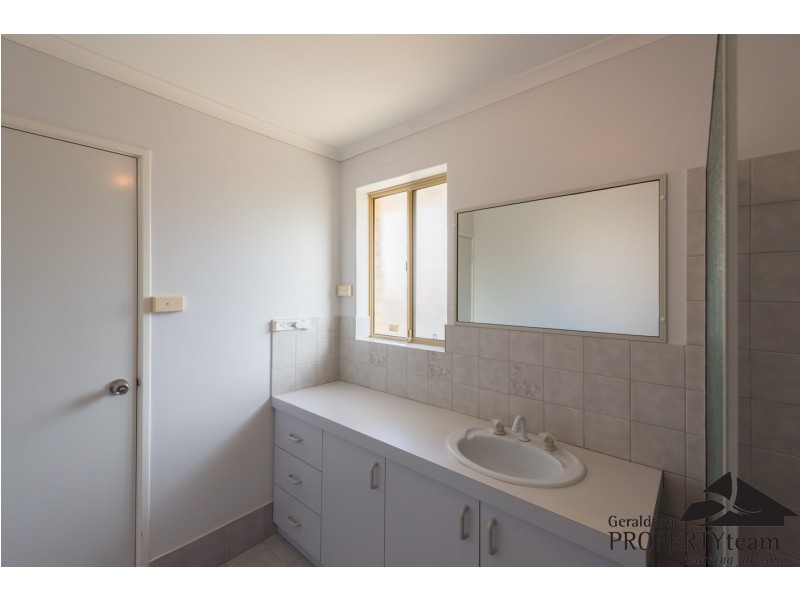 2/257 Third Street, Wonthella WA 6530