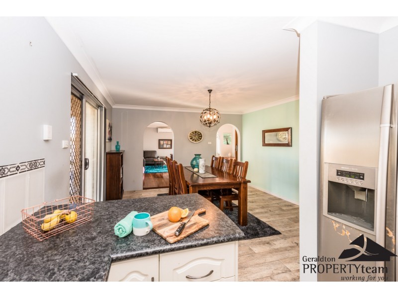 32 Glass Crescent, Mahomets Flats WA 6530