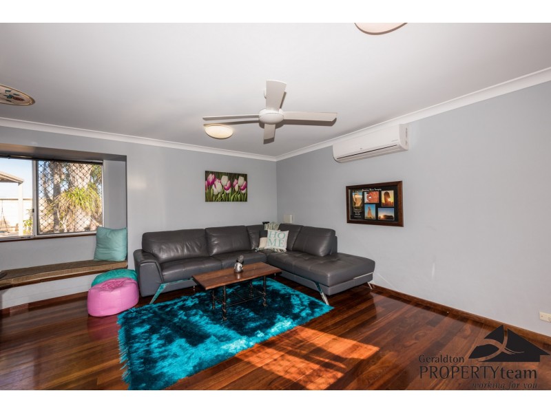 32 Glass Crescent, Mahomets Flats WA 6530
