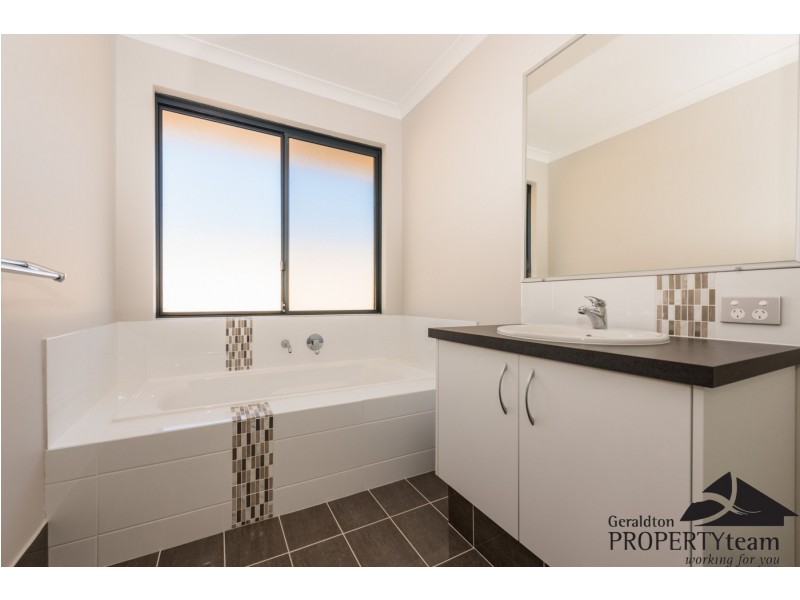 55 Brockagh Drive, Utakarra WA 6530