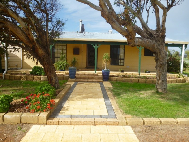 466 Company Road, Greenough WA 6532