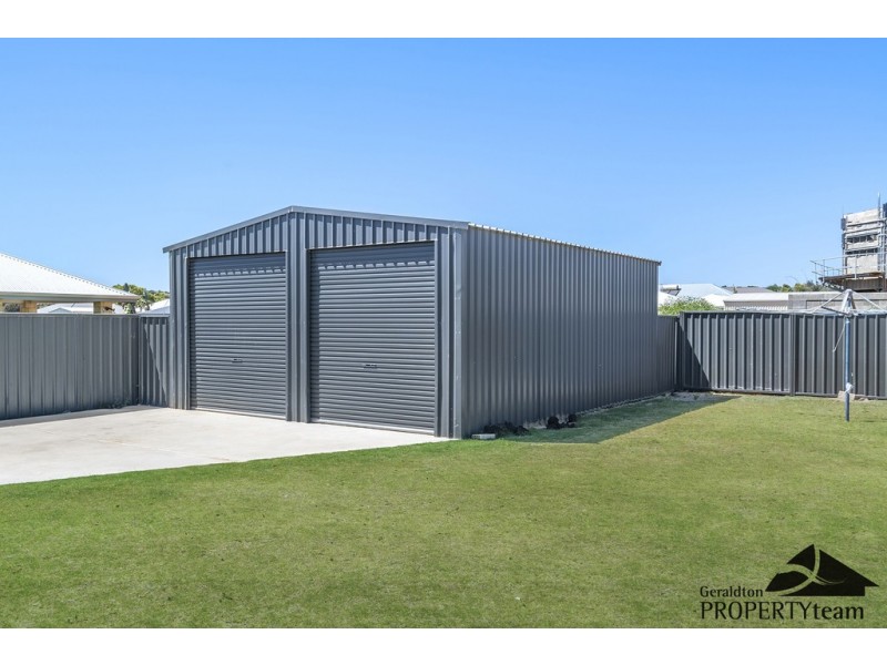 31 Stillwater Avenue, Drummond Cove WA 6532