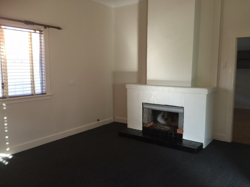 214 Second St, Wonthella WA 6530