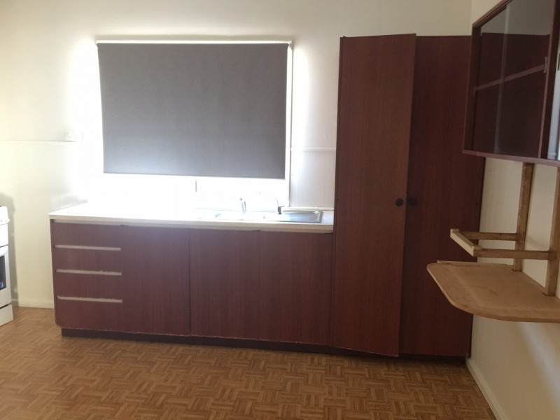 214 Second St, Wonthella WA 6530