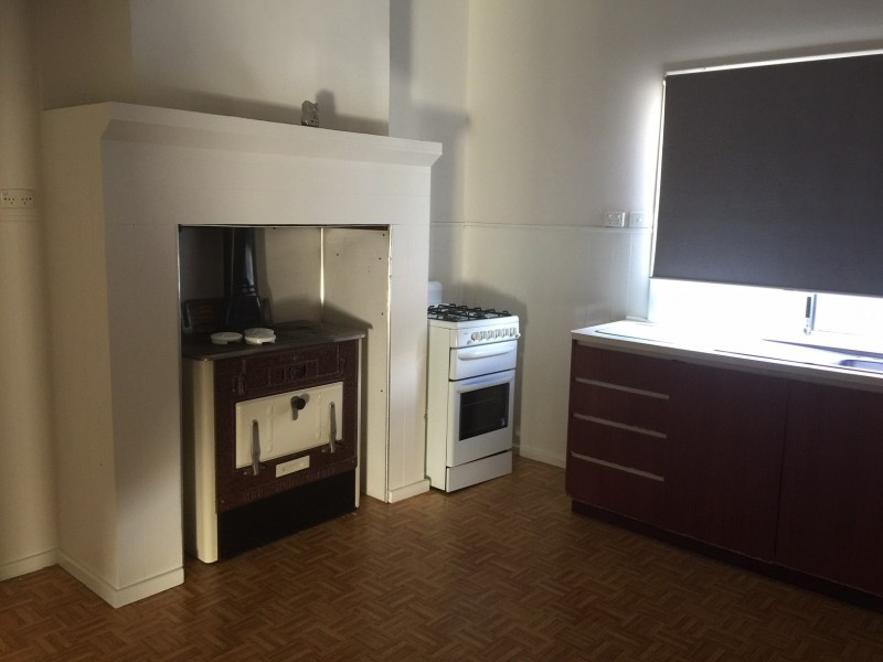 214 Second St, Wonthella WA 6530