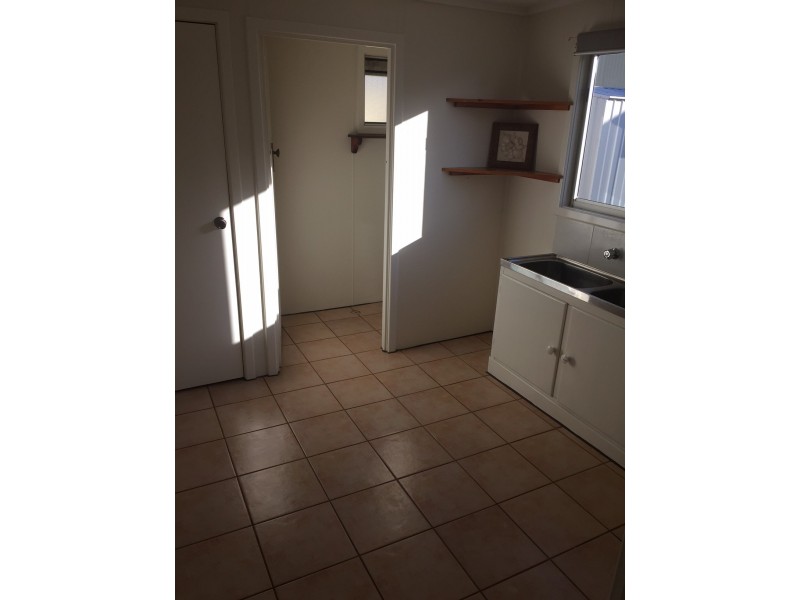 214 Second St, Wonthella WA 6530