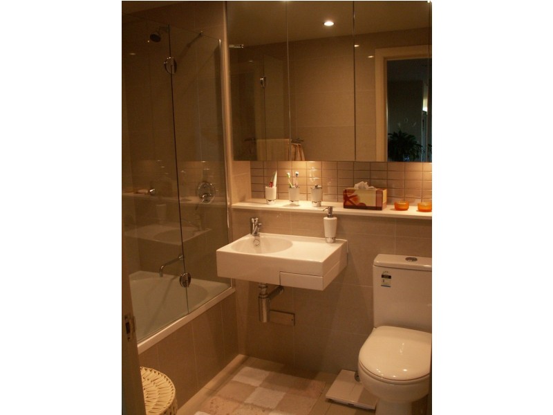 11 Bay Drive, Meadowbank NSW 2114