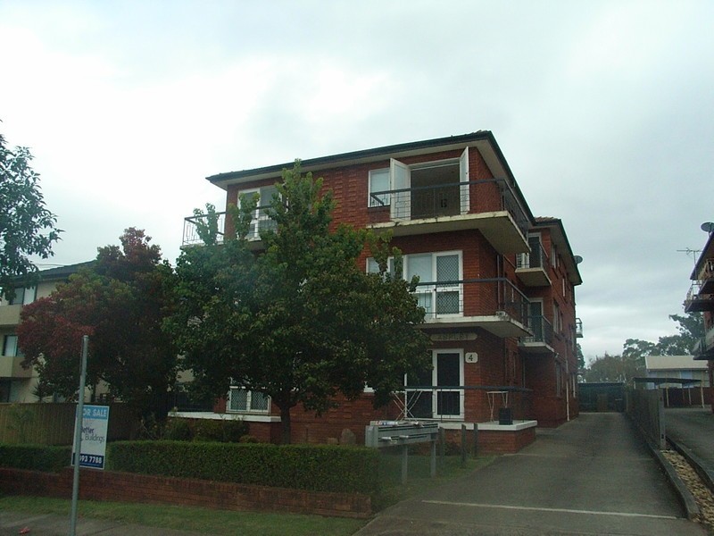 4 Calliope St, Guildford NSW 2161