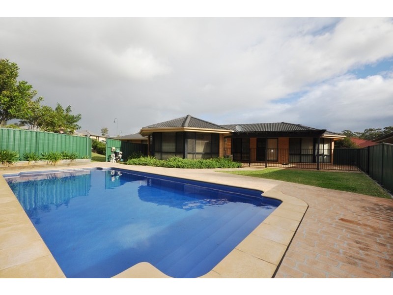 9 Churnwood Drive, Fletcher NSW 2287