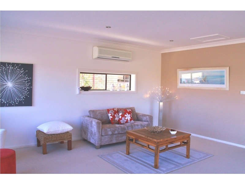 11 Cowlishaw Street, Redhead NSW 2290