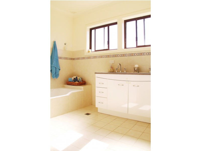 11 Cowlishaw Street, Redhead NSW 2290