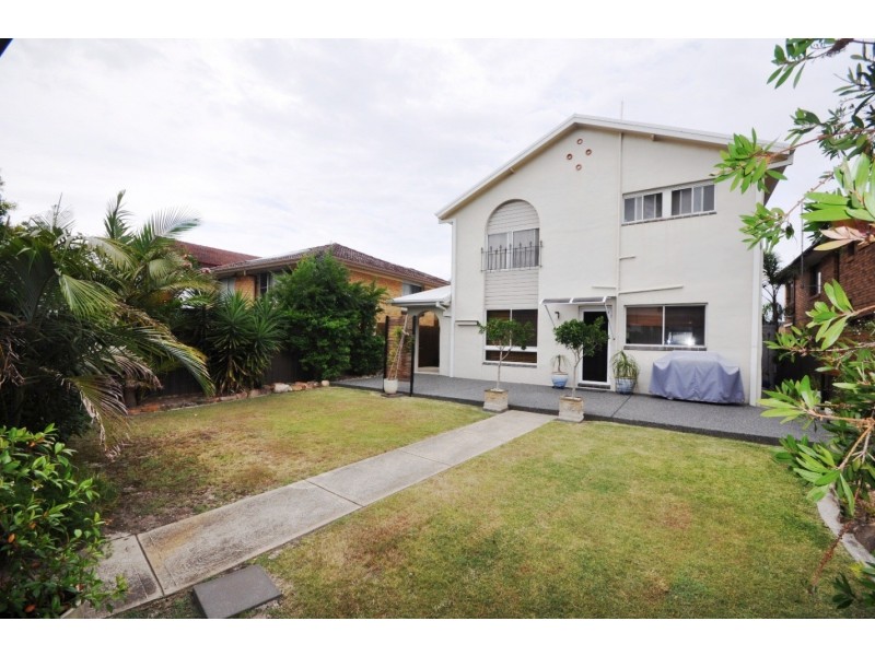 11 Cowlishaw Street, Redhead NSW 2290