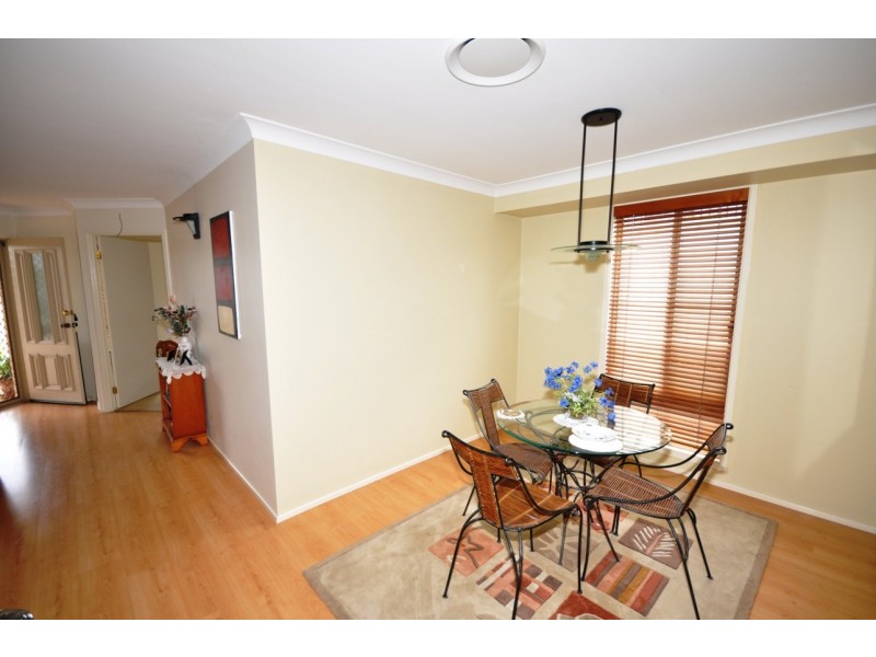 10 Robin Avenue, Cameron Park NSW 2285