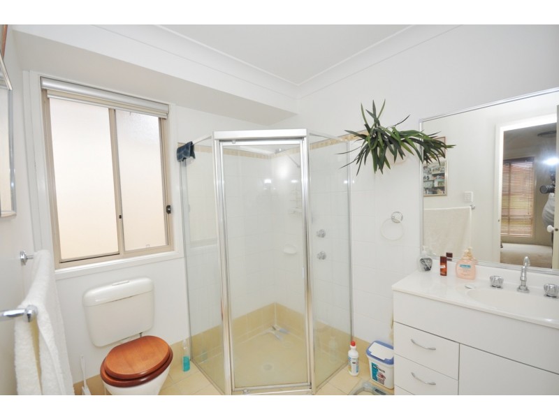 10 Robin Avenue, Cameron Park NSW 2285