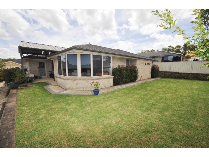 10 Robin Avenue, Cameron Park NSW 2285