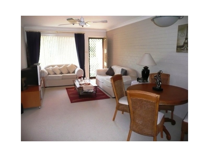 Unit 2 / 3 Fourth, Cardiff NSW 2285