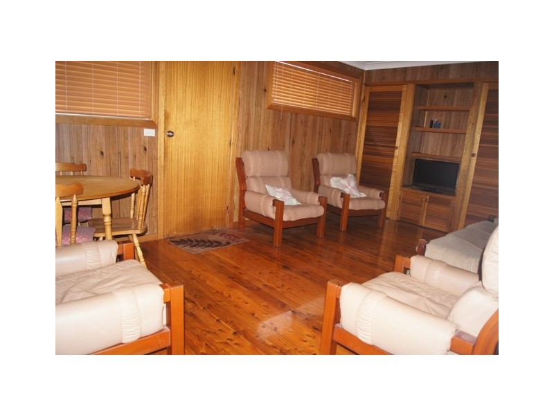 12 Guam St, Shortland NSW 2307