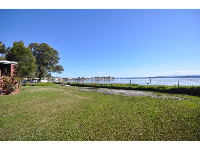 19 New Street, Belmont South NSW 2280