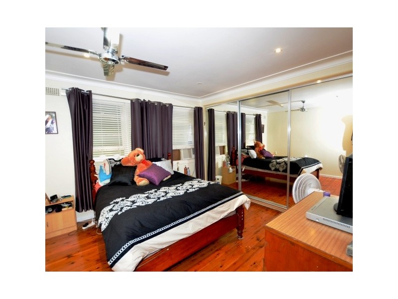 10 Glad Gunson Drive, Eleebana NSW 2282