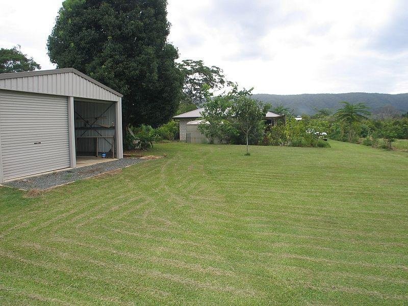 6 Leggetts Loop, Kin Kin QLD 4571