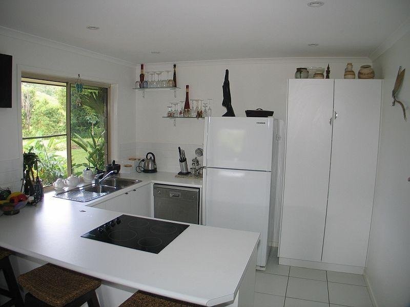 6 Leggetts Loop, Kin Kin QLD 4571