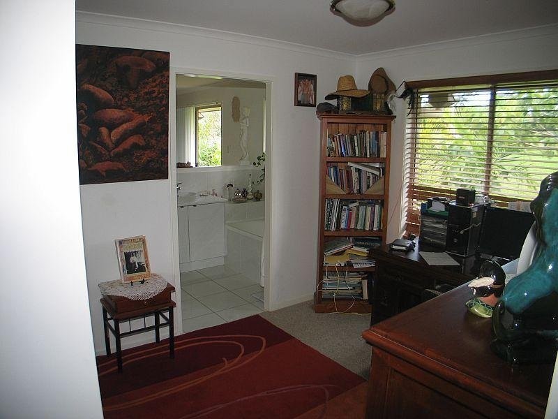6 Leggetts Loop, Kin Kin QLD 4571