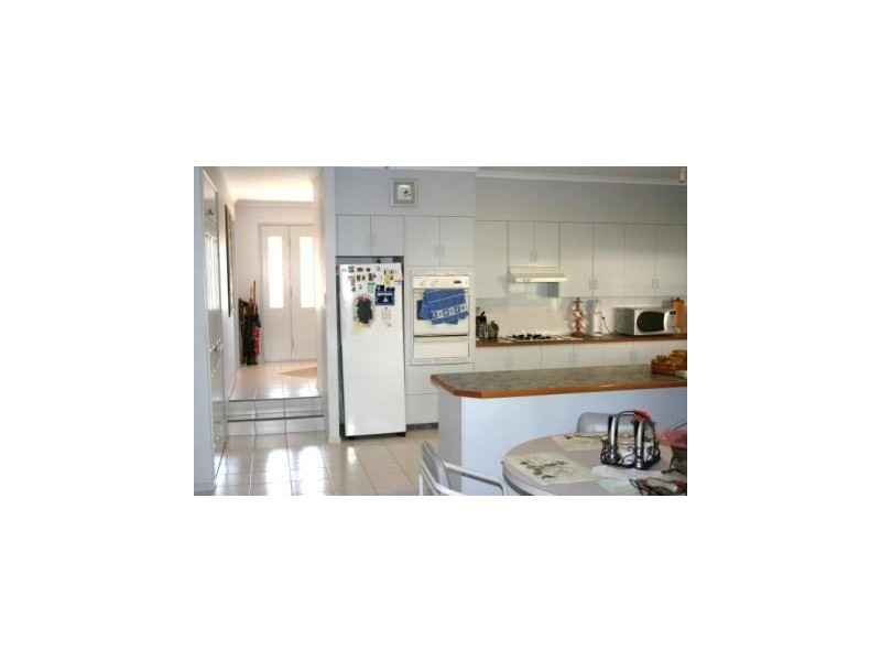 11 Threadfin street, Tin Can Bay QLD 4580