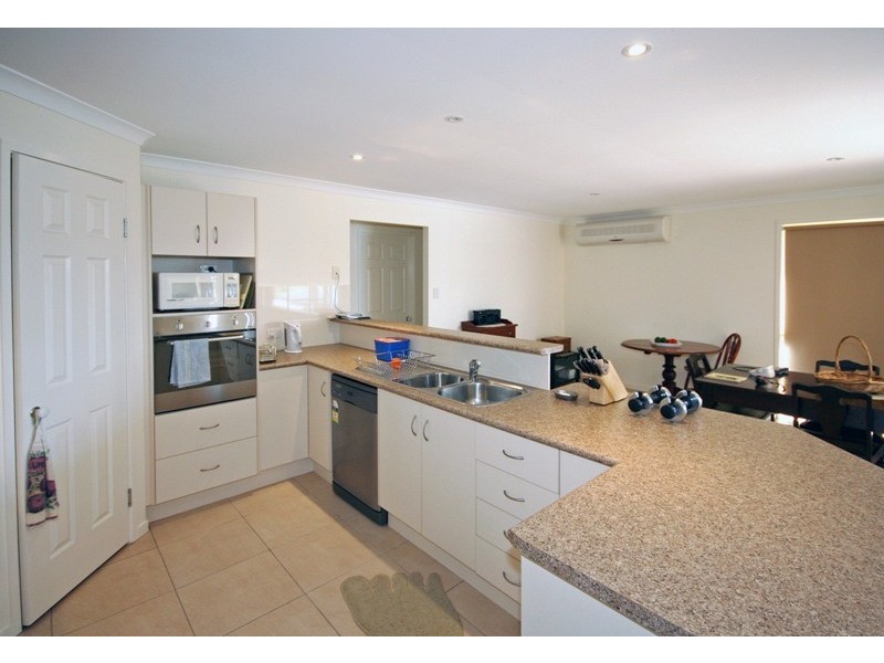 4 Oxley Court, Southside QLD 4570