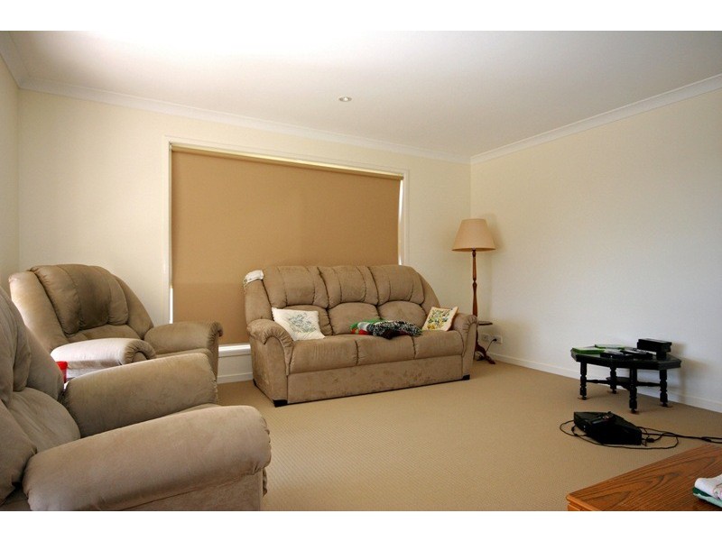 4 Oxley Court, Southside QLD 4570