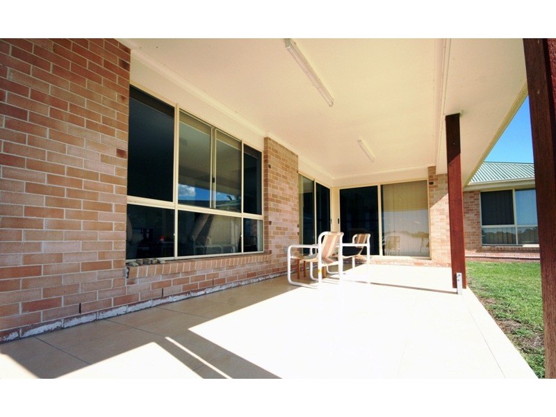 4 Oxley Court, Southside QLD 4570
