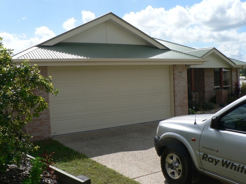 4 Oxley Court, Southside QLD 4570
